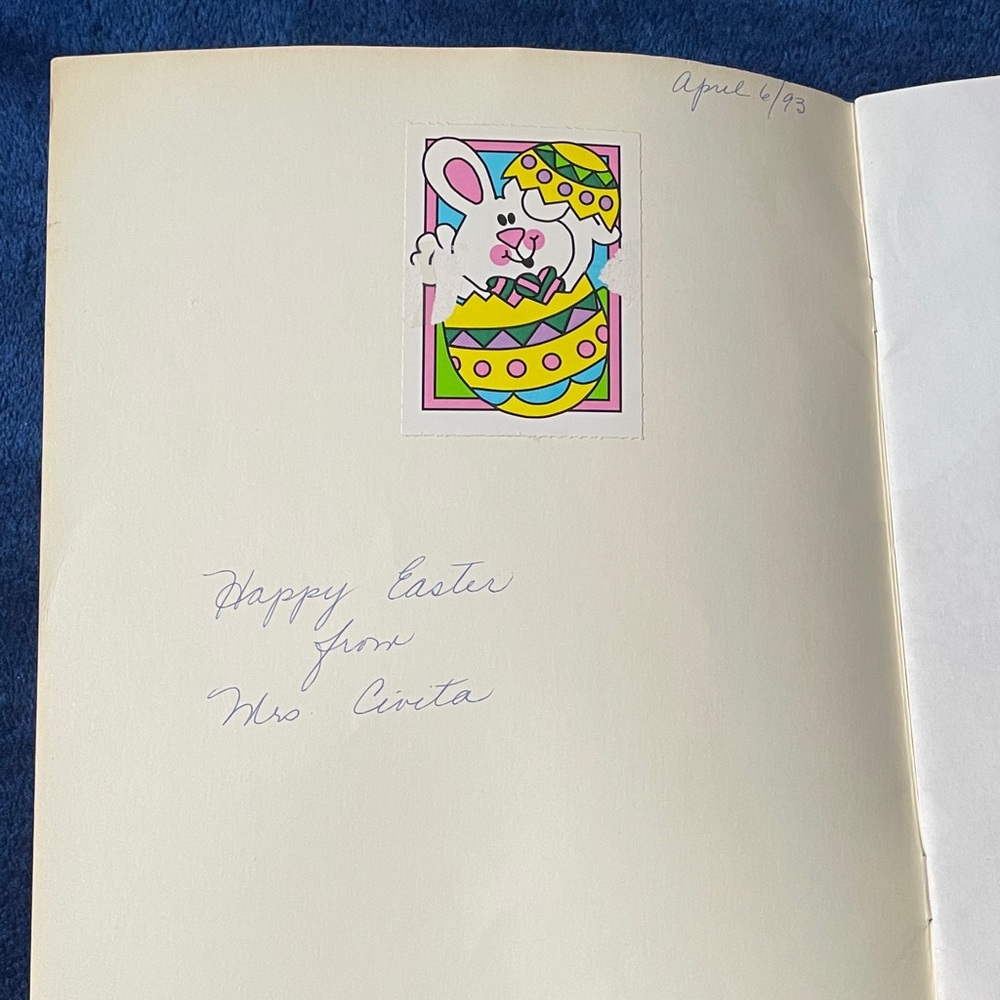 Trolls Learning Book - Red Cover - Picture 3 of 7